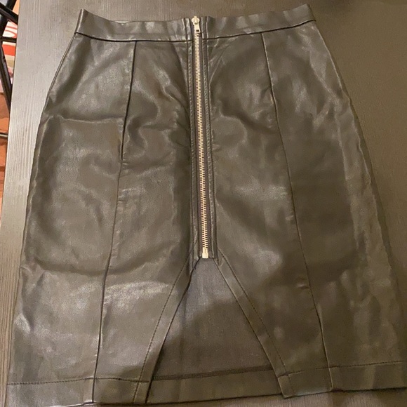 Leather skirt - Picture 3 of 6